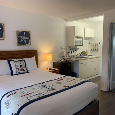 Two-Bedroom Queen Suite With Ocean View And Oceanfront Deane's Oceanfront Lodge Promo Code