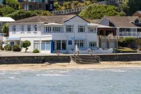 Moana Lodge Hotels in 