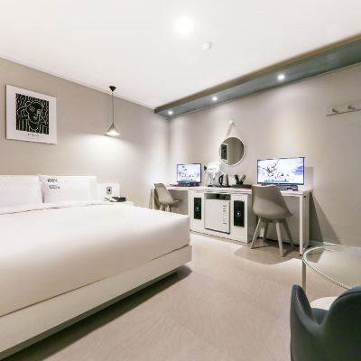 Premium Room Hotel Box Promo Code