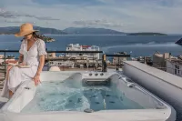 Noma Suites Tolo