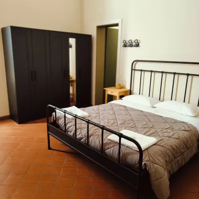 Student's Hostel Della Ghiara Hotele w: 