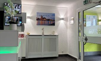 Hotel City Inn - Housity