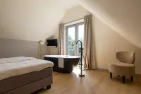 Cozmoss Hotels in 