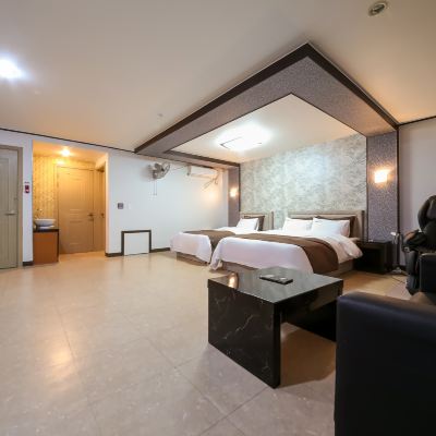 마사지 의자가 있는 스위트룸 Gochang Hotel Moyangseong 쿠폰