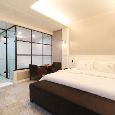 Standard Bathtub Hotel Appletree Promo Code