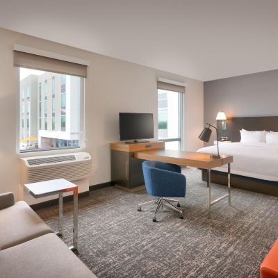 聽力無障礙一室特大床套房 阿納海姆度假村會議中心歡朋套房酒店優惠