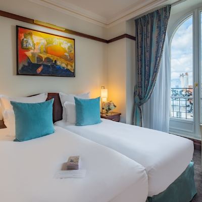 Deluxe Room with Eiffel View