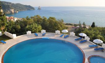 Apartments with Pool Maria on Agios Gordios Beach