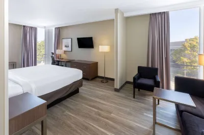 La Quinta Inn & Suites by Wyndham Tulsa Downtown/Route 66 Hotel di 
