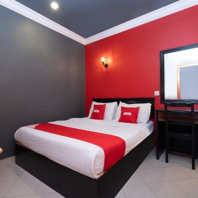 Bilik Deluxe Double Kupon OYO 90050 V Hotel