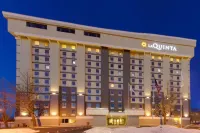 La Quinta Inn & Suites by Wyndham Springfield MA Hotels in 