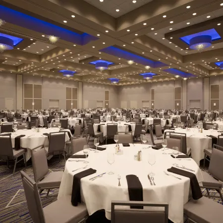 Embassy Suites by Hilton Kansas City Olathe