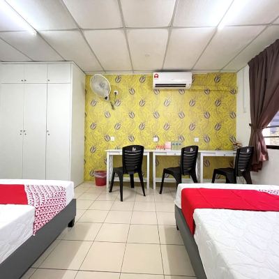 Bilik Bertiga dengan Bilik mandi Kongsi Kupon OYO 90326 Wg Guest House