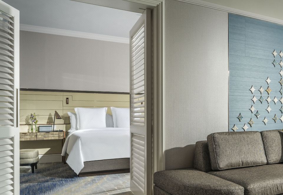 Four Seasons Hotel SingaporeOne Bedroom Club King Suite