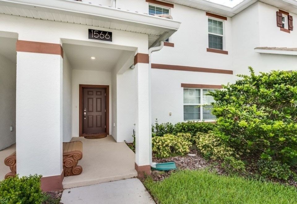 1566Plunker TownhouseFour-Bedroom Townhouse