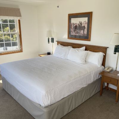 Honeymoon Suite Farmstead Inn & Conference Center Promo Code
