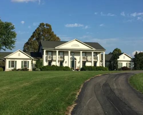 The B & B at Queenslake Hoteles en Georgetown (Kentucky)