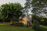 Hix Island House