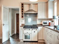 Luxury Retreat in UK with Pool & Tennis Court Hotels in 