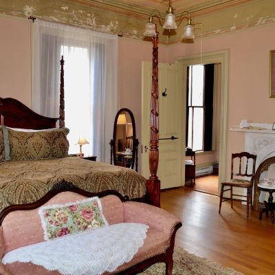 Peach Room Proctor Mansion Inn Promo Code