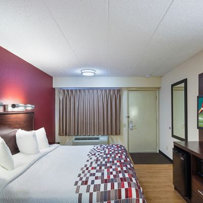 Deluxe King Room-Ada-Non-Smoking Red Roof Inn Madison, WI Promo Code
