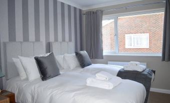 Romney House - Housity