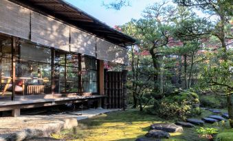 Architecture and Gardens That Color Kyoto Offici
