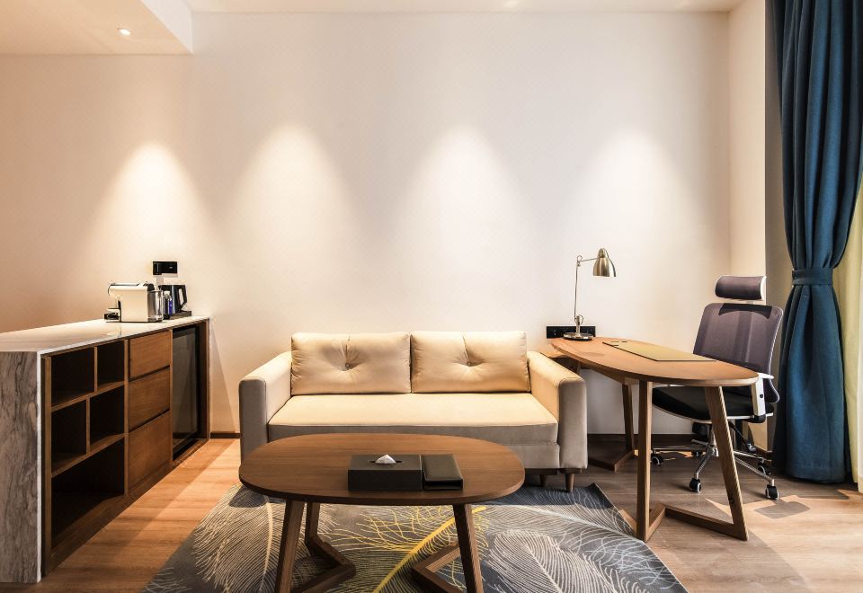 行政豪华花园汤池套房