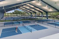 Ami Beaches & Img in 5 Miles•Kid Amenities Galore•Heated Pool•Shaded Pool Patio!