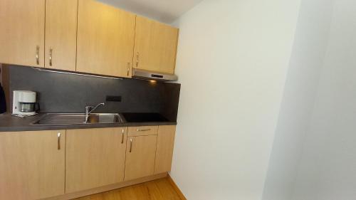 标准三人一室公寓