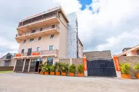 Kings Premier Inn Hotel a 