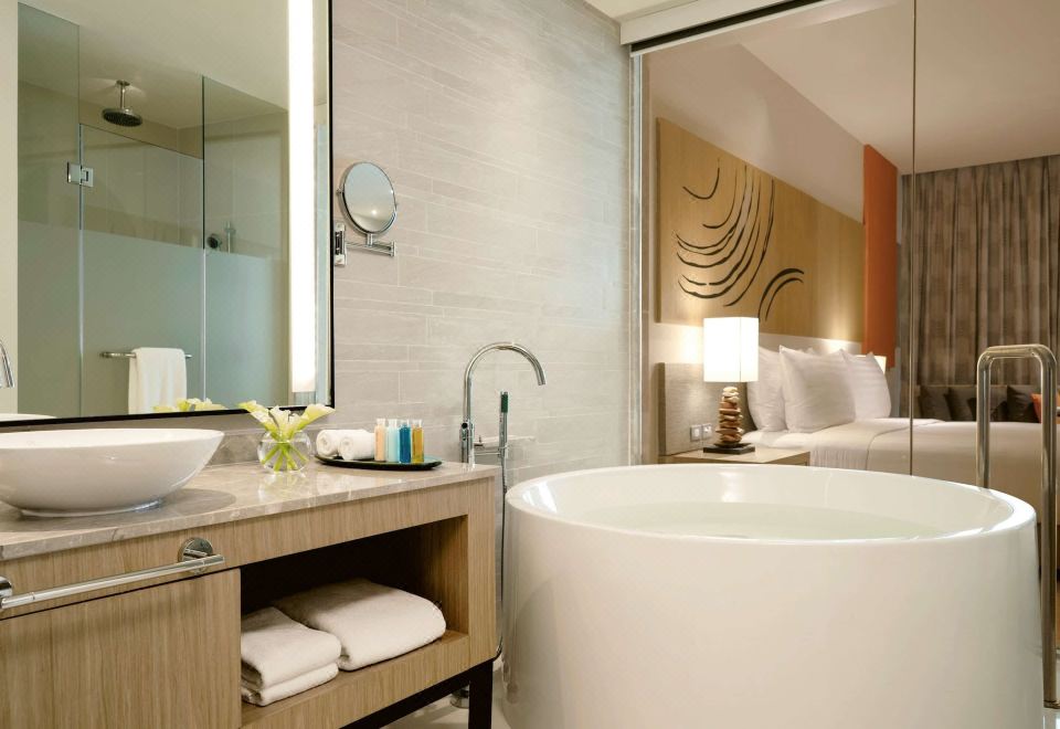 Mövenpick Siam Hotel Na Jomtien PattayaJunior King Suite