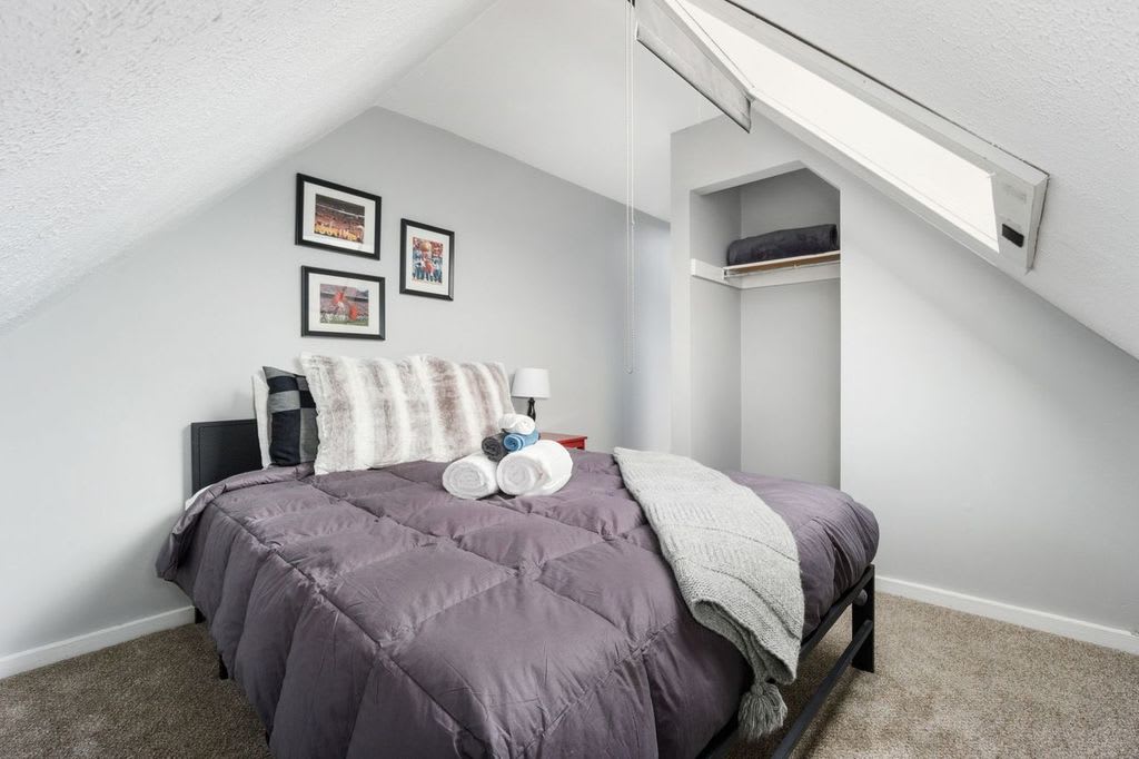 中央位置-停车场 无线网络-时尚温馨休闲