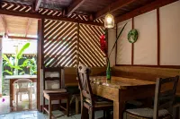 Chalet Hibiscus