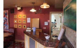 The Crown Hotel - Housity