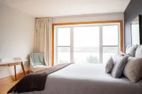 Au Sommet du Lac Magog Hotels in 