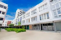Hotel O Mega Inn Guest House Hotel a 