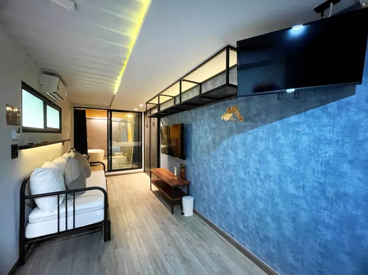 ห้องดีลักซ์ เตียงใหญ่ 1 เตียง