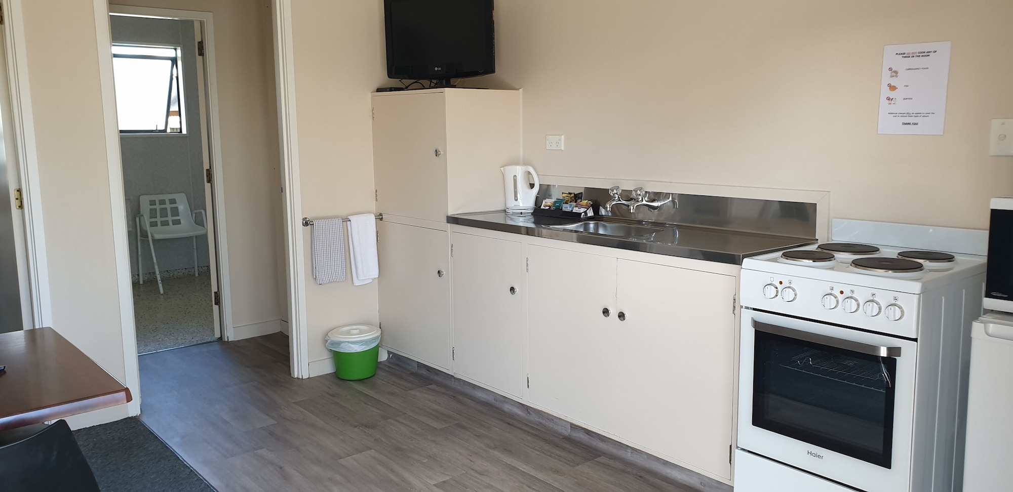 Commodore Motor Lodge家庭一卧室公寓