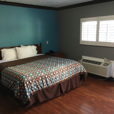 Basic Room, 1 Bedroom, Smoking Eagle Inn Motel Promo Code