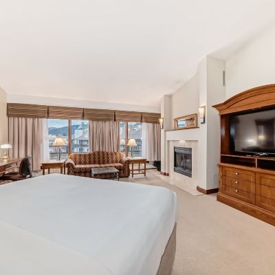 Executive Room, 1 King Bed, No AC - Fans Provided Jasper Inn & Suites by Innhotels Promo Code