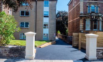 Alison Court - Housity