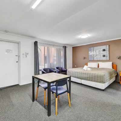 Executive King Room-Non-Smoking Riviera Motel Bundaberg Promo Code