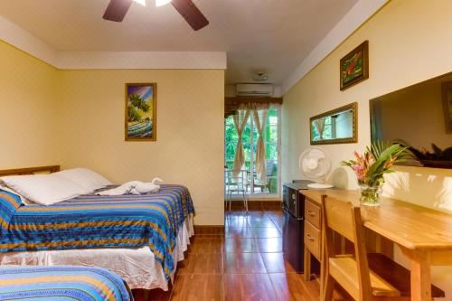 Midas Double Room with Private Bathroom