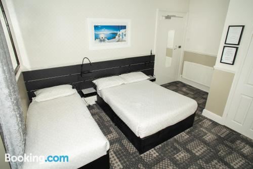 家庭间－带连接浴室