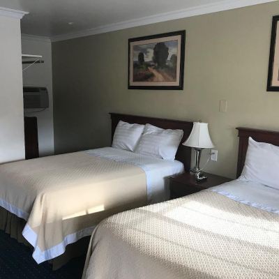 Guest Room, 2 Double