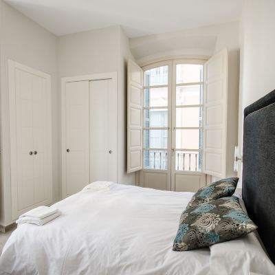 Superior One-Bedroom Apartment with Balcony Apartamentos Pinar Malaga Centro Promo Code