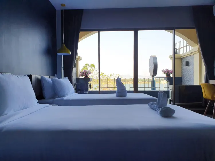 Superior Twin Room With River View-Non-Smoking