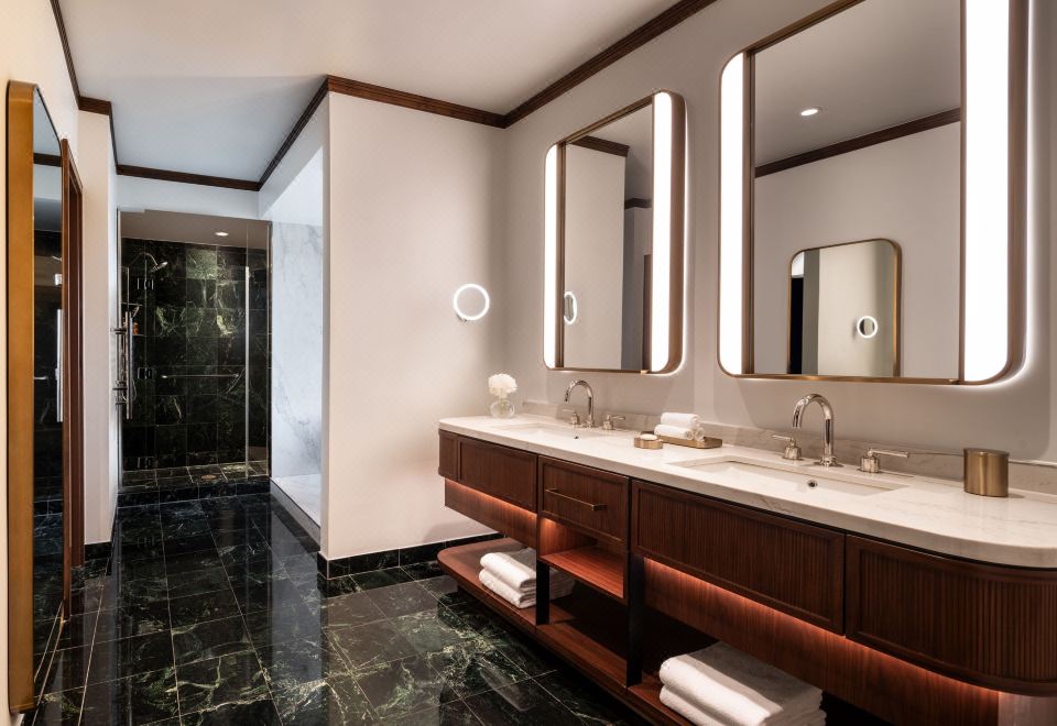 The Ritz-Carlton Dallas, Las ColinasRitz Carlton Suite, Club Lounge Access, Presidential Suite