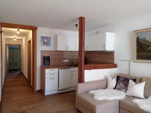 Gästehaus Becher, Kreuth-Point Two-Bedroom Apartment With Mountain View